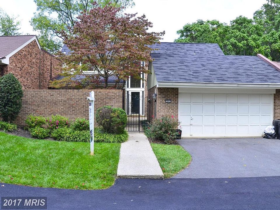 1st image of 2802 Oakton Manor Ct