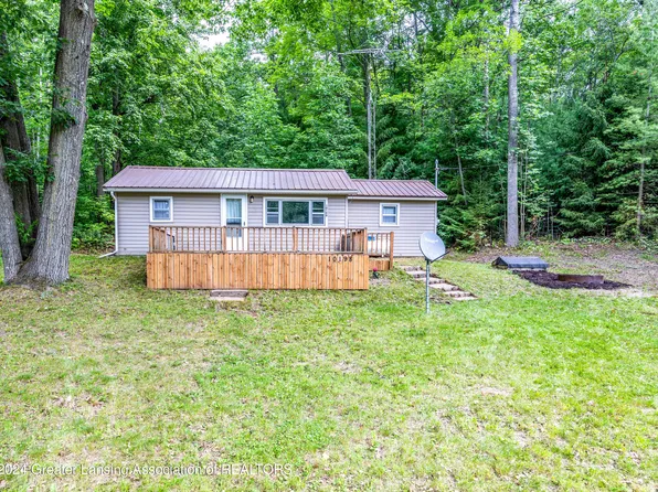 10198 Toohy Trl, Harrison, MI 48625