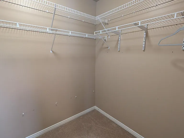 708 Margaret Way — Photo 20
