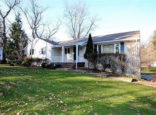 1361 Bell Rd, Chagrin Falls, OH 44022