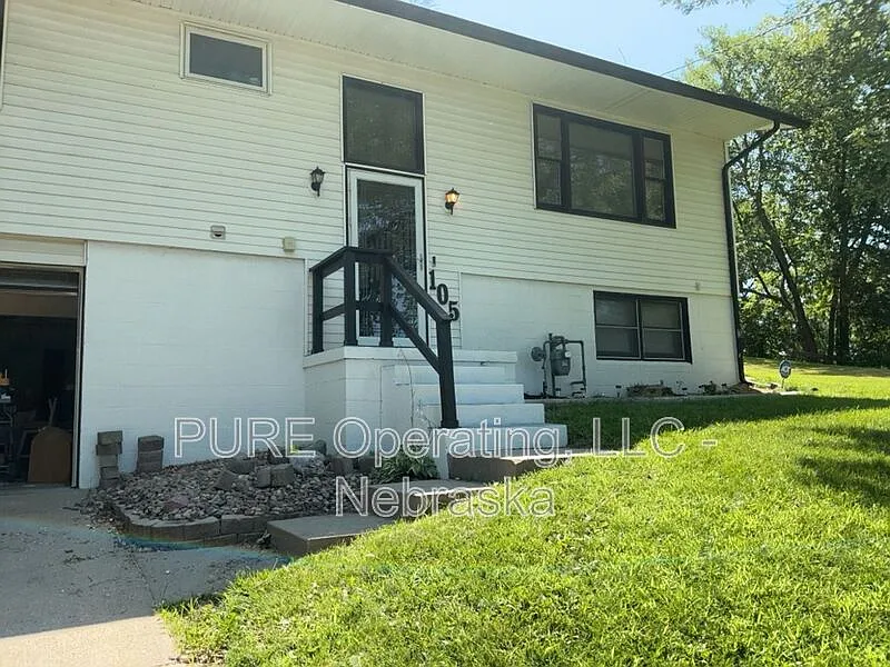 3 bed, 1.5 bath, 1410 sqft, $1,600 — Photo 3