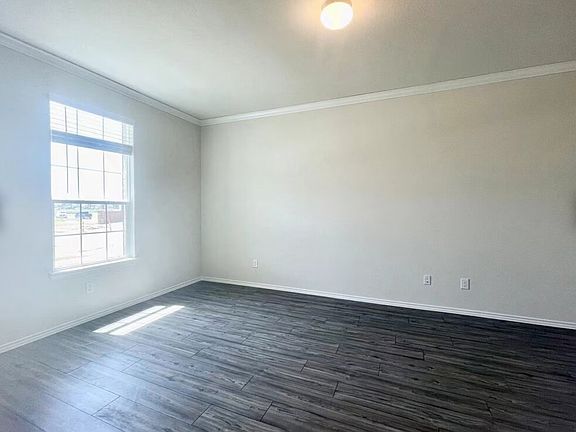 4th image of 1009 Briarbush Ct