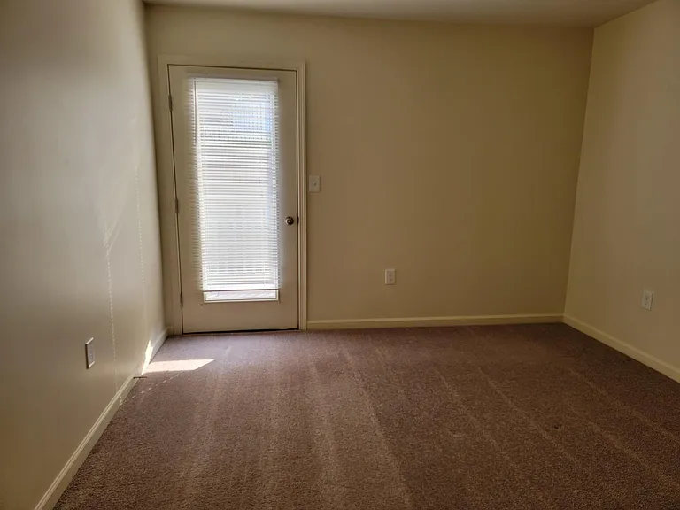 130 Tom Ave #E — Photo 10