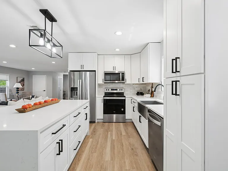 2728 Livingston Ave — Photo 5