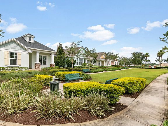 3rd image of 14 Charter Cir
