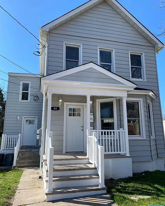 48 Entwistle Ave