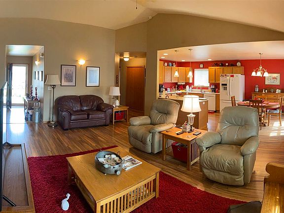 3rd image of 302 Concord Ln