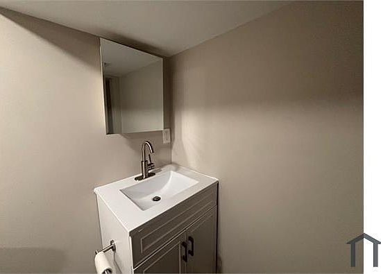 4th image of 3910 Eierman Ave