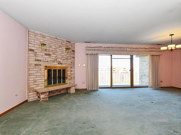 2nd image of 15704 Deerfield Ct Unit 2N