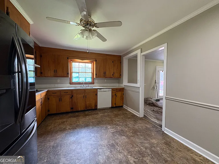 94 Harris Dr — Photo 6