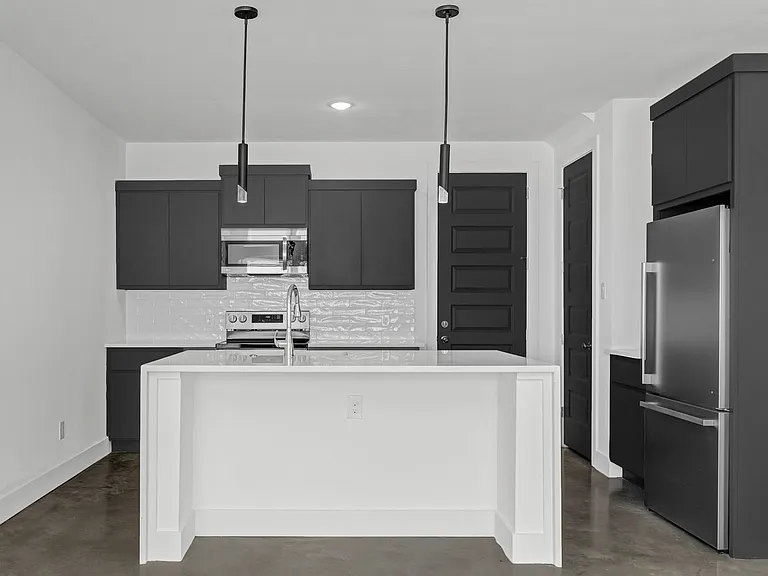 3013 Alpha Wolf Ct — Photo 23