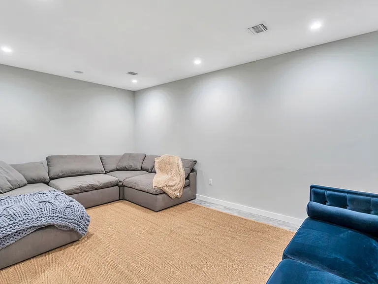 35 Woodthrush Ln — Photo 20