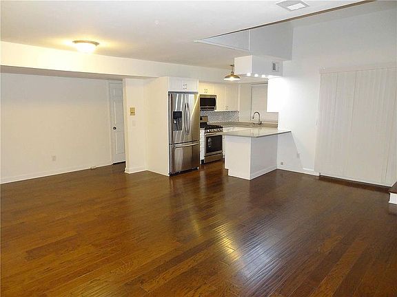 4th image of 85 Elmwood Park Dr APT 65