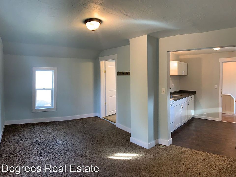 2nd image of 1903 W College Ave APT 1