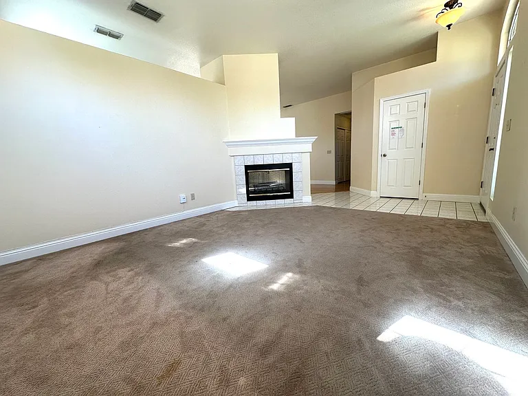 366 Vasche Ave — Photo 9
