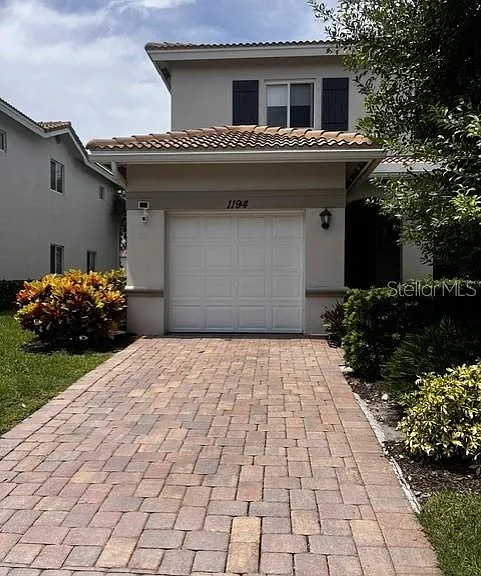 1194 Paisley Ct — Photo 1