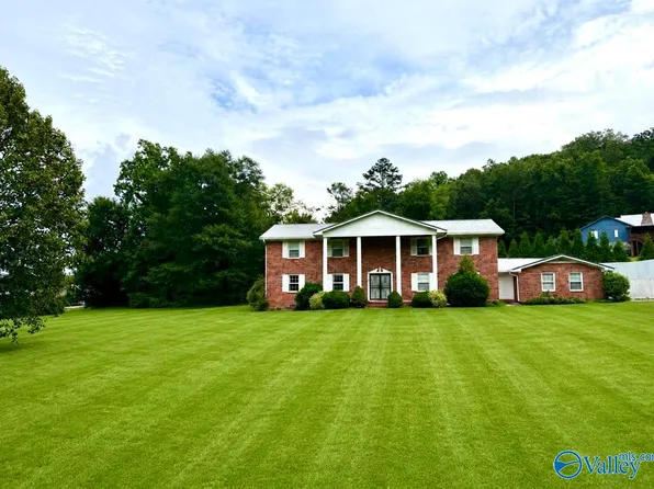 20 Mountain Dr, Jacksonville, AL 36265