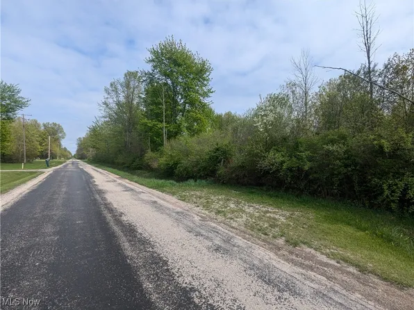 Gore Rd, Ashtabula, OH 44004