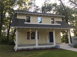 39 Greenwich Ave, Warwick, RI 02886