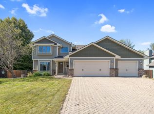 9369 Lanewood Ln N, Maple Grove, MN 55369