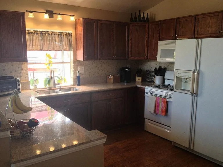 23108 Canyon Hills Dr — Photo 9