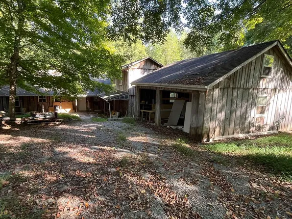 426 Largemouth Dr, Scottsville, KY 42164
