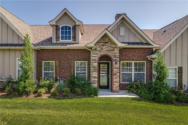 1st image of 110 Bellingdon Dr #5