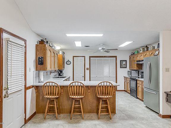 2nd image of 209 Foxworth Dr