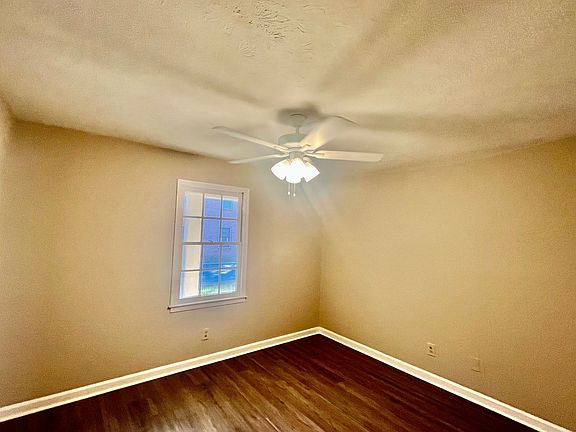 3rd image of 160 Hennon Dr NW #D