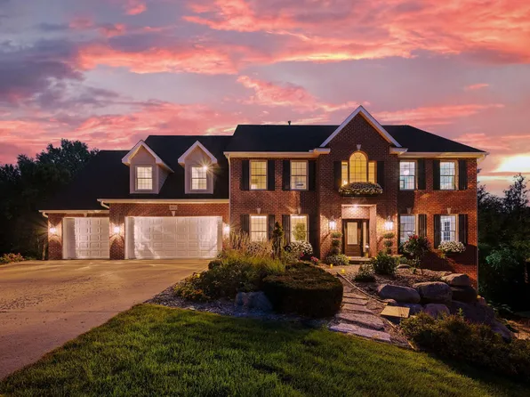 2012 Pine Ridge Dr, West Saint Paul, MN 55118