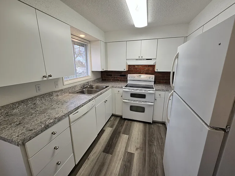 501 Burrell Ave #B — Photo 6
