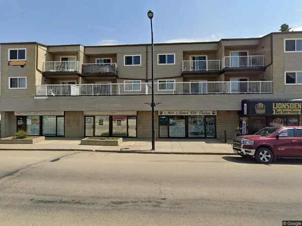 9817 100th St, Morinville, AB T8R 1M9
