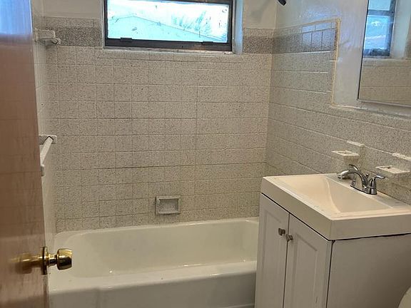 4th image of 11870 NE 16th Ave #3