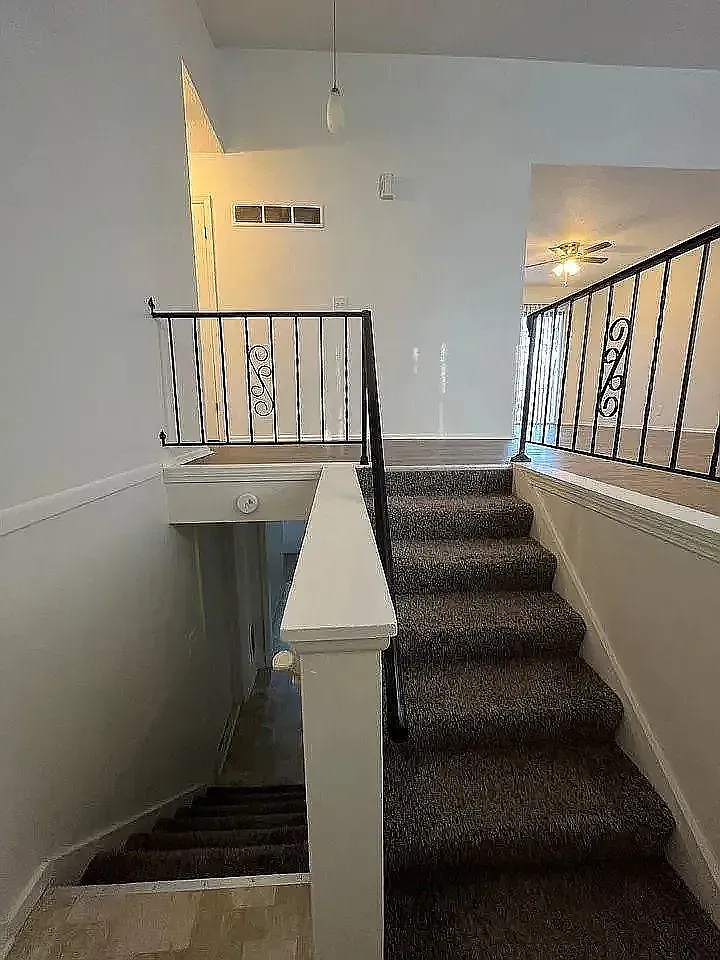 2 bed, 1.5 bath, 1151 sqft, $1,400 — Photo 2