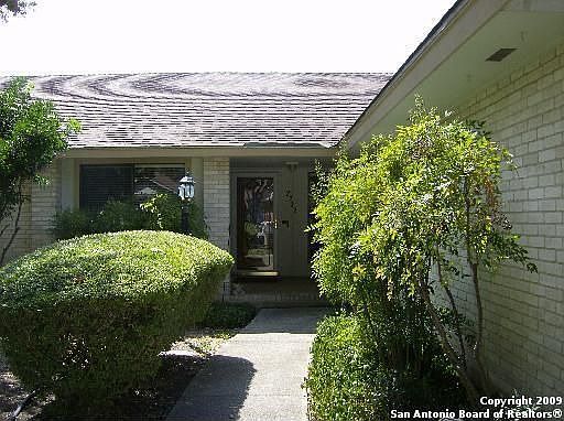 1st image of 2722 Oak Leigh St