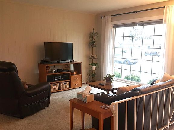 3rd image of 1278 Glenview Dr