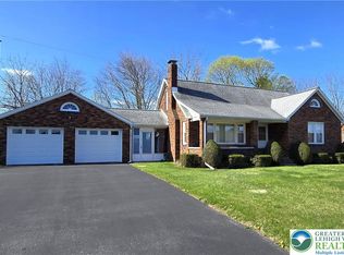 1726 Elmwood Dr, Whitehall, PA 18052