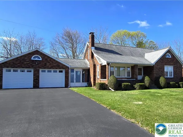 1726 Elmwood Dr, Whitehall, PA 18052