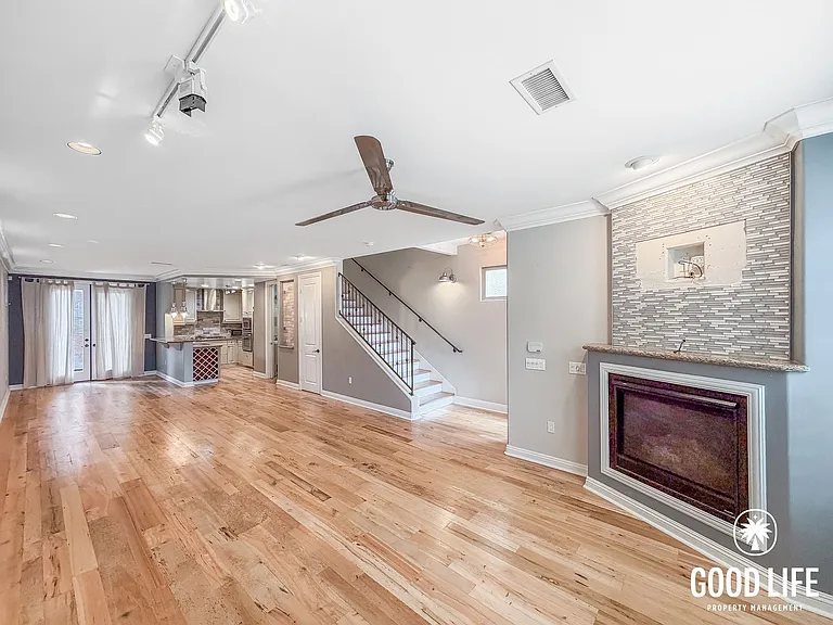 3947 Sequoia St — Photo 2
