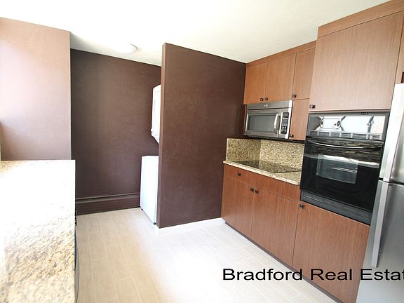 Kitchen w/ Laundry