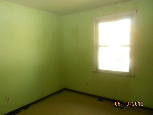 5th image of 434 Maple Dr