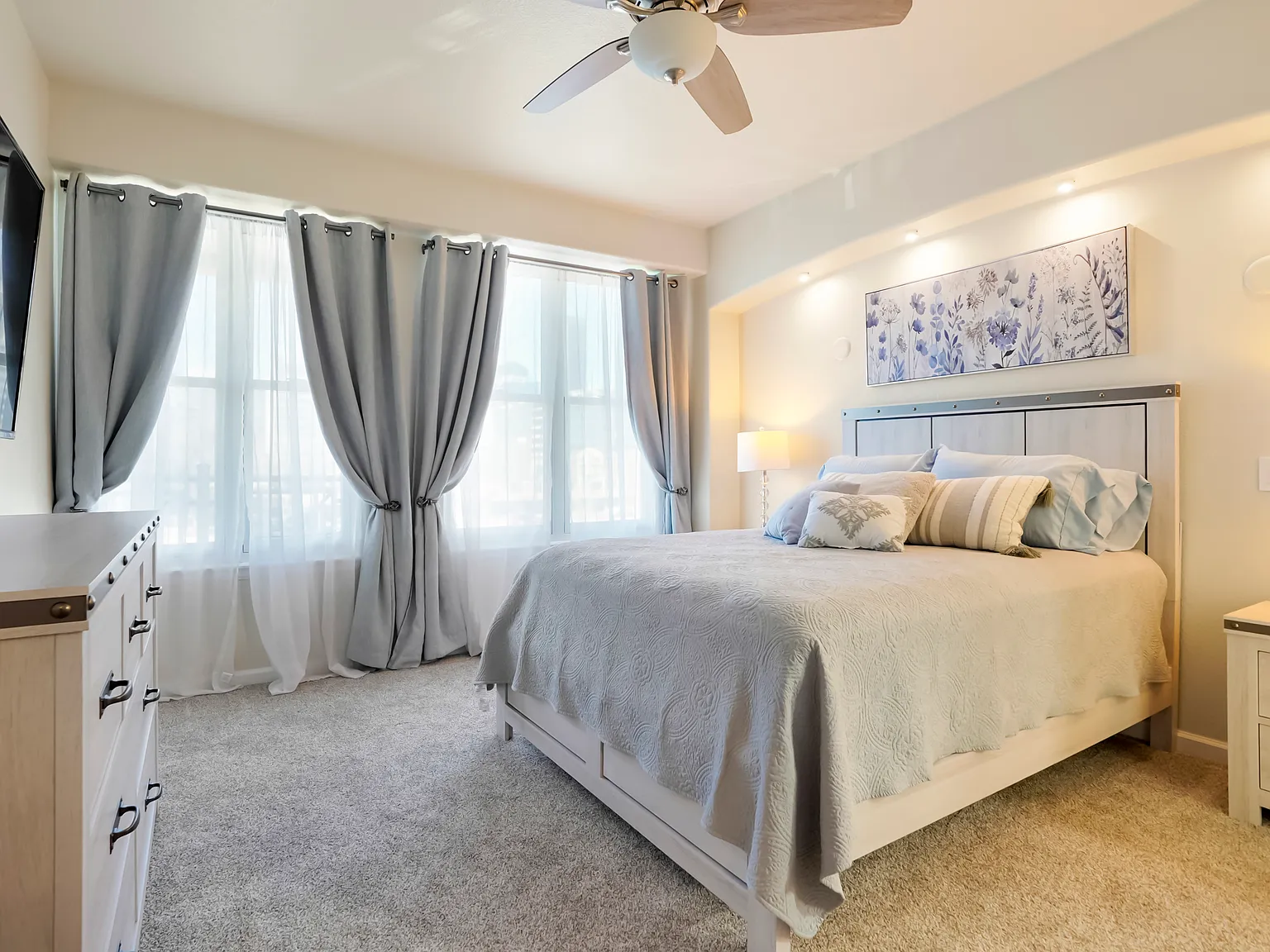 2 bed, 1197 sqft, $2,700 — Photo 3