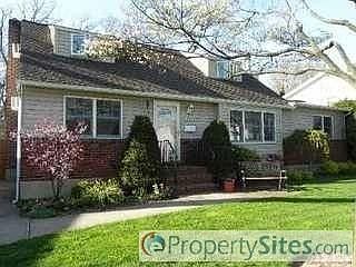 1st image of 1665 Noble St