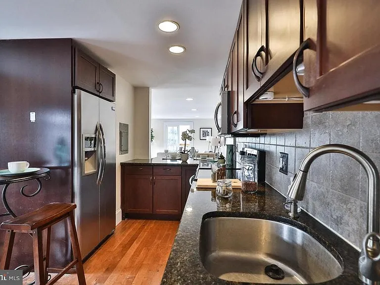630-32 N 17th St #5 — Photo 5