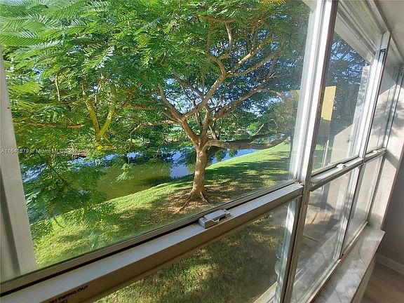 2nd image of 13090 Vista Isles Dr APT 122