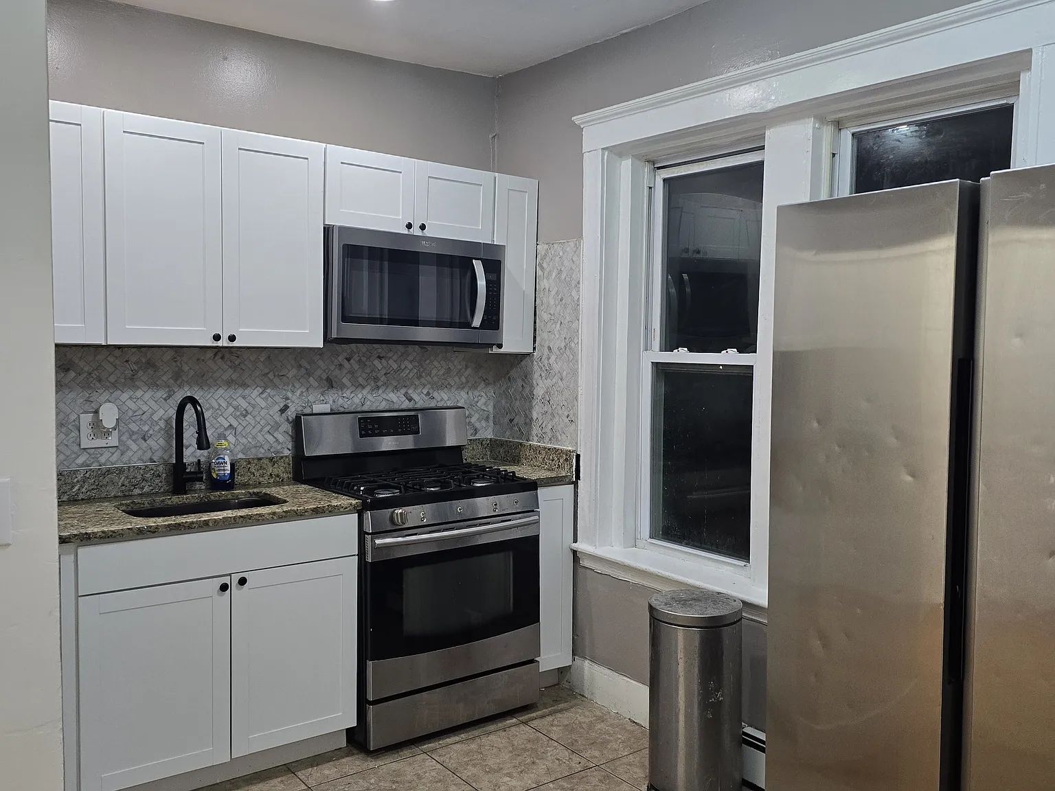 4 bed, 1250 sqft, $3,300 — Photo 4