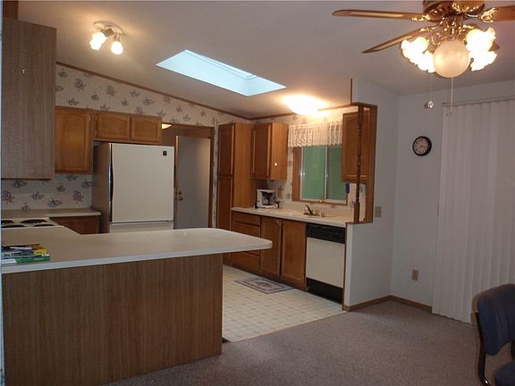 5th image of 2166 Hastings Ln SE