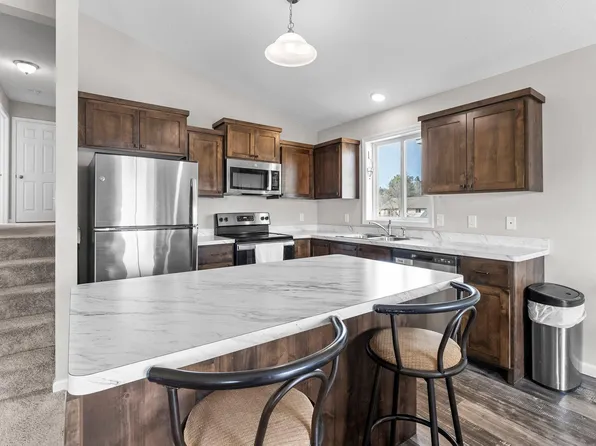 406 Bluebird St, Mora, MN 55051