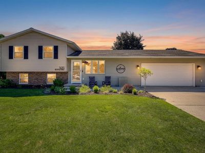 5033 Brookfield CIRCLE, Manitowoc, WI, 54220