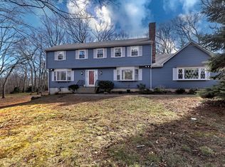 62 Teeter Rock Rd, Trumbull, CT 06611